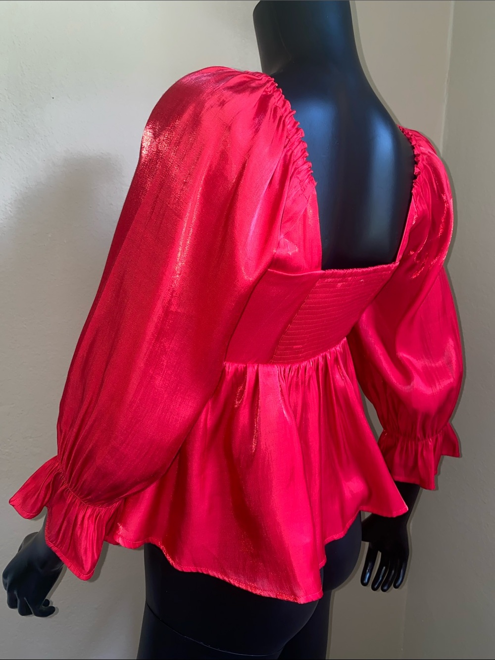 entro Red Peasant Blouse with Smocked Shoulders - Picture 6 of 11